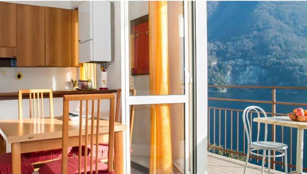 Appartamenti La Porta Sul Lago Laglio Room photo