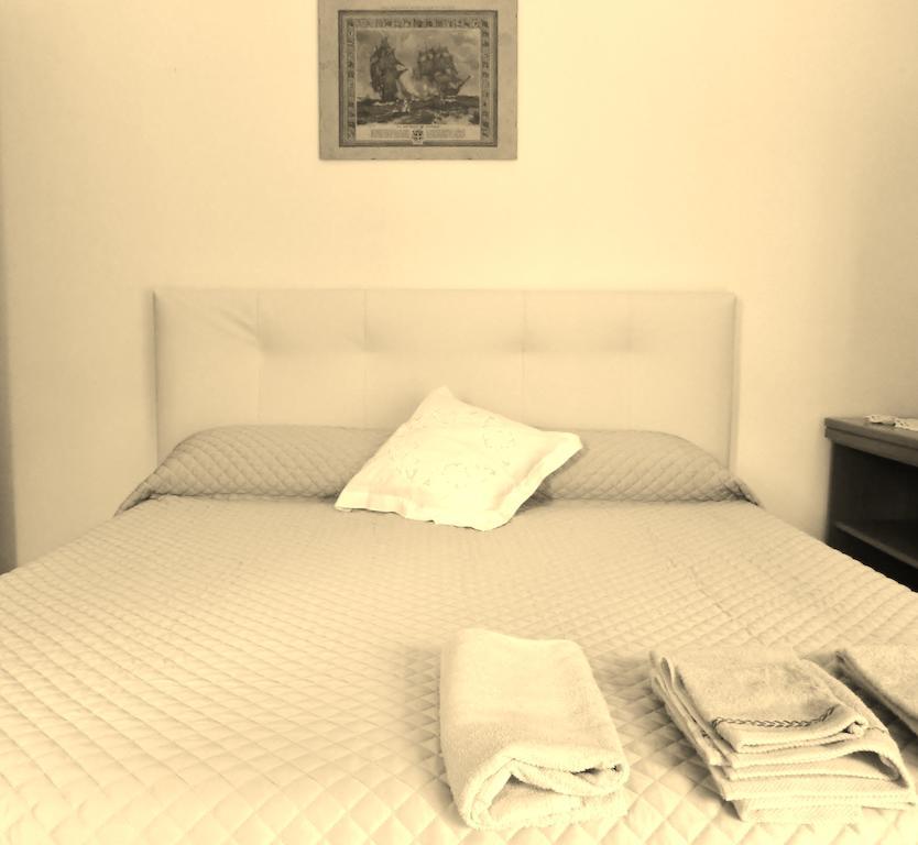 Appartamenti La Porta Sul Lago Laglio Room photo